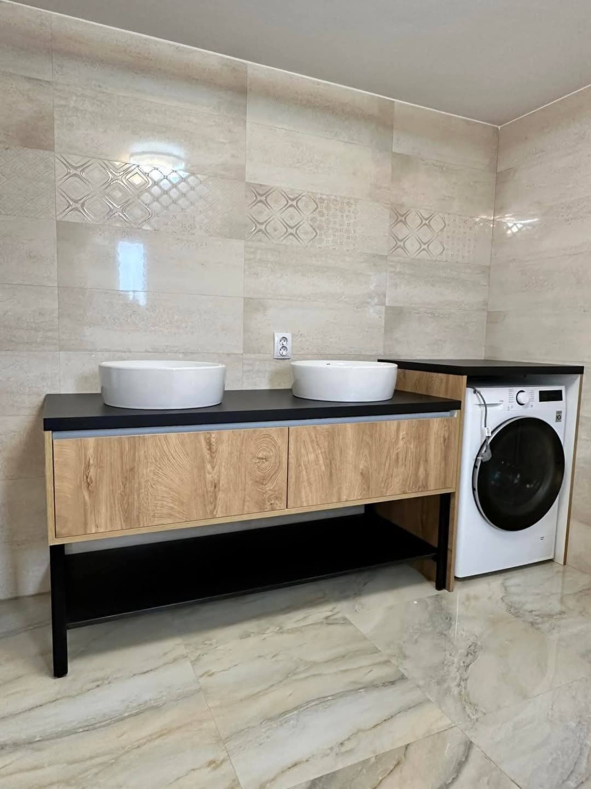 Mueble de baño a medida realizado por Carpirom en Valencia